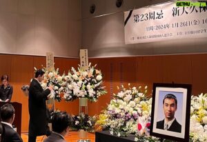 Lee Tae-sung Instagram - 고 이수현님의 23주기 추모식에 다녀왔습니다. 

당신의 숭고한 희생을 잊지않겠습니다. 

23년이 흘렀지만, 

당신의 빛은 많은 사람들에 마음속에 

더욱 더 밝게 빛나고 있습니다.

故イ·スヒョンさんの23周忌追悼式に行ってきました。 

あなたの崇高な犠牲を忘れません。 

23年が経ちましたが、 

あなたの光は多くの人々の心の中にあります 

ますます明るく輝いています。