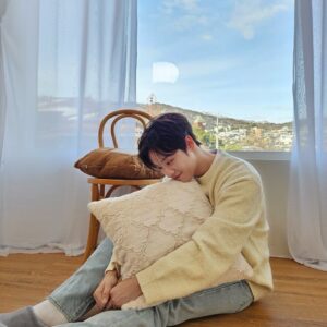 Lee Tae-vin Instagram - 🧸