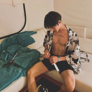 Lee Tae-vin Instagram - Missing summer