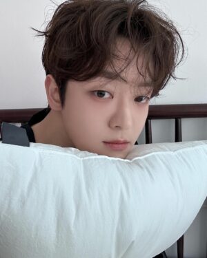 Lee Tae-vin Instagram - 😶‍🌫️