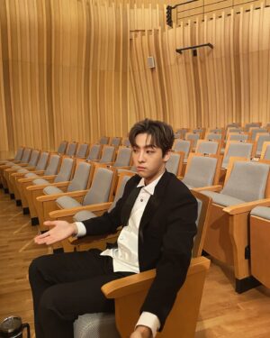 Lee Tae-vin Instagram - ?안잤는데? 
#펜트하우스 #민혁
