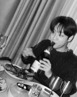 Lee Tae-vin Instagram - 💭