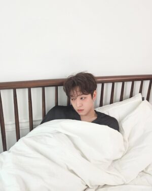 Lee Tae-vin Instagram - 😶‍🌫️