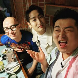 Lee Won-il Instagram - 새로 만난 좋은 친구같은 동생같은
가수같은 먹방러같은 조각미남 첫 게스트 #박재정
오늘 #홍석천이원일 유튜브 채널 업로드했어여!!
#헤어지자말해요 는 사랑입니다!
많이 들어주세용!!!