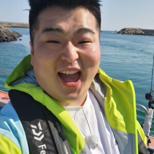 Lee Won-il Instagram - 원래 낚시하면 다들 이만치씩 잡는거죠??😜🐟🦀
와하하하하! 이번 #낚시세끼 시즌2도 대성공입니다!
유튜브에서 #낚시세끼 #한국다이와 검색하셔서
많이많이 시청해주세요! 매주 업로드됩니다!📽📸
#kcm #강창모 #조정민 #발목을잡지마 #이원일