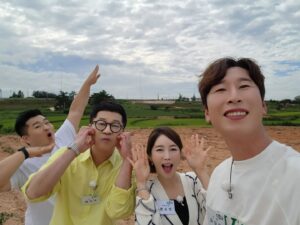 Lee Won-il Instagram - 여러부우우~운!!!👋😜🌾🍂🍁🍠🍠🍠🍠🍠
늘 #팔도상회 와 함께하고 계시죠? #LG헬로비전
오늘은 본방날! 잠시 후 7시30분이요!! #해남 #꿀밤고구마