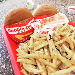 Lee Won-il Instagram - 흐음... 이내나우시라해떵가..🤣🍔🍟🥤
내 한 번 먹어보도록 하겠네... ㅎㅎㅎㅎㅎ
오랜만이야 #인앤아웃 #inandout
로스앤젤레스 출장중입니다..^^