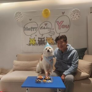 Lee Yeon-bok Instagram - 우리 생일이 가  저희집에 들어온지 4년째 맞이하는 생일 입니다  처음에 정말 많이 아프고 병도 많았는데 지금은 너무 건강 하답니다 
앞으로 건강 하게 오래 오래 행복하게 살자 ~♡
#사지말고입양하세요 
#유기견 #생일이#이연복