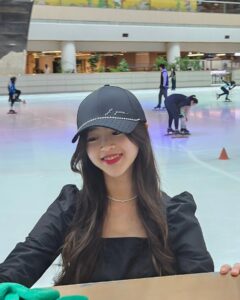 Actress Lee Yeong-eun HD Instagram Photos and Wallpapers April 2024