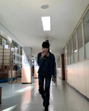 Lee Yeong-eun Instagram - 기가 한나. 삐빅 🎬