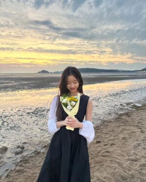 Lee Yeong-eun Instagram - with 사방팔방 지수웅니💞
 핑쿠공듀 이주웅니🩷