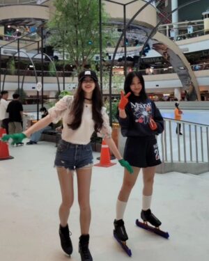 Lee Yeong-eun Instagram - P하루체험 with @yeojin_han_ 🤍