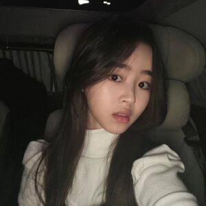 Lee Yeong-eun Instagram - 2023년 👋이리오너라2024👋
모두 2024년에는 행복하고 건강하시길✨️✨️✨️아뵤 아쟈아쟈 하이팅 HAPPY NEW YEAR💫