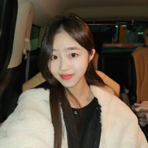 Lee Yeong-eun Instagram - 2023년 👋이리오너라2024👋
모두 2024년에는 행복하고 건강하시길✨️✨️✨️아뵤 아쟈아쟈 하이팅 HAPPY NEW YEAR💫