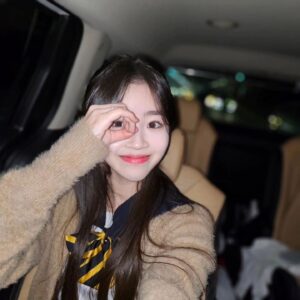 Lee Yeong-eun Instagram - 2023년 👋이리오너라2024👋
모두 2024년에는 행복하고 건강하시길✨️✨️✨️아뵤 아쟈아쟈 하이팅 HAPPY NEW YEAR💫