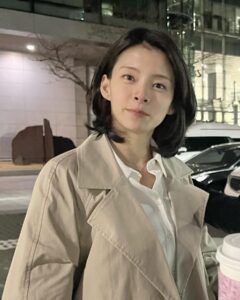 Actress Lee Yeong-jin HD Instagram Photos and Wallpapers April 2024