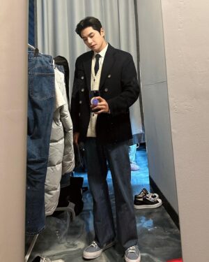 Lee Yi-kyung Instagram - 🥸