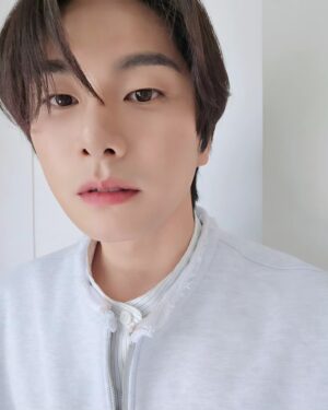 Lee Yi-kyung Instagram - 😱