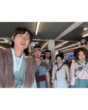 Lee Yi-kyung Instagram - 오랜만에😊