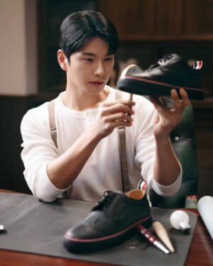 Lee Yi-kyung Instagram - 유난스러운 쇼핑몰🛍  @official.laprima 
.
.
.
.
#라프리마 #광고