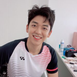 Lee Yong-dae Instagram - 😁