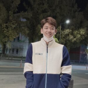 Lee Yong-dae Instagram - 힘들지만 조금만 더 버티자~
웃으면서😄 😁

#yonex#요넥스#신상#