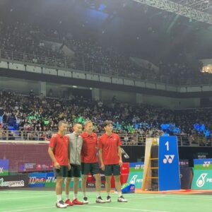 Lee Yong-dae Instagram - 말레이시아 레전드비젼 

이런 열기를 느껴본게 오랜만이여서 너무 행복한 하루였습니다.

팔로우도 늘어났네 ㅋ
역시대단한 말레이시아팬👍

#thankyouforyoursupport #thelegendsvisionmalaysia #yonexbadminton #yonex