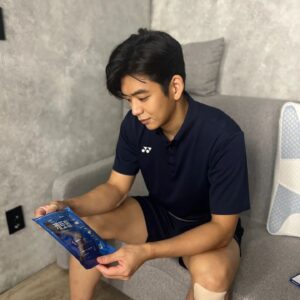 Lee Yong-dae Instagram - 예전부터 언제나 믿고 쓰던 케토톱
패키지가 바꼈는데 알아보기 쉽게 리뉴얼되서
사용하기 편하더라구요! 손가락 밴드타입도 OK!
근육통 관절염은 케토톱으로 통증을스매싱!
.
#케토톱 #운동필수템 #통증관리 #배드민턴 #운동하는남자