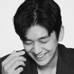Lee Yong-dae Instagram - 가볍게 갔는데 잘찍어주셨네요

고마워요 에트르 스튜디오 

#프로필스튜디오
#프로필사진추천
#에트르스튜디오
#프로필사진
#프로필사진잘찍는곳