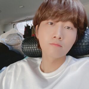 Lee Yong-jin Instagram - 주말 육아 그리고 일 그리고 또 주말이면 육아 그리고 일 그리고 또 육아 일 아들 사랑해👶🏻