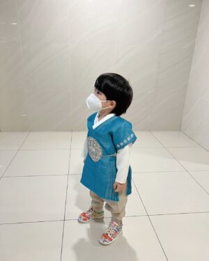 Lee Yong-jin Instagram - 마음마저 넉넉해지는 풍성한 한가위 보내세요.
