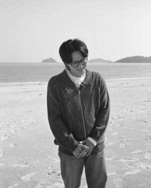 Lee Yong-jin Instagram - 2021년 웃어주셔서 
많이 행복했습니다.
새해 복 많이 받으세요!