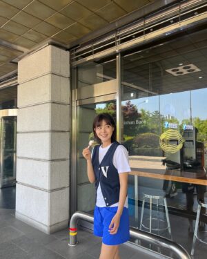 Lee Young-eun Instagram - .
명동이
.
#미녀와순정남