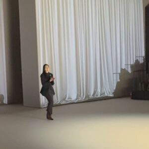 Lee Young-eun Instagram - .
#줄라이칼럼 
#서울패션위크2024fw
#julycolumn