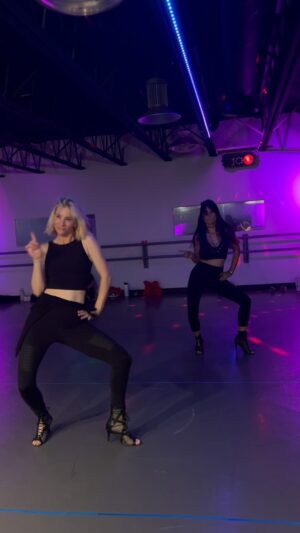 Leeann Tweeden Instagram - Heather!!! How do you get us beginner dancers looking like we know what we’re doing in an hour and a half?!! This class takes me out of my comfort zone but I LOVE doing it! You are so badass and give us space to feel sexy and empowered! What an honor to dance beside you and feed off your energy!!! My legs were jello at the end but it was all worth it! Can’t wait to do it again…WE LOVE YOU!!! @heatherrelizabethh