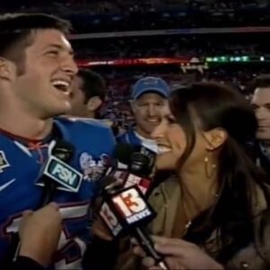 Leeann Tweeden Instagram - Here’s a fun flashback! This was a segment I did with @johnsalley for The Best Damn Sports Show Period. Back then the game was the BCS National Championship…now it’s the College Football Playoff National Championship. 

I have so many great memories from my career and from @foxsports! Sometimes it felt like a dream!!! Guys would tell me how jealous they were that I got to cover all the amazing things in the world of sports…like Superbowls, World Series, Championship games, All Star Games, Spring Training…all of it! 

I got to work with some of the best people too! @crose127 @eddiegeorge2727 @jasonsehorn @robdibble @emmittsmith22 @timtebow @gatorsfb @ohiostatefb #flashbackfriday