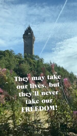 Leeann Tweeden Instagram - The people of Scotland have massive respect for William Wallace. They keep his memory alive with this national monument. Braveheart has always been one of my favorite movies of all time.