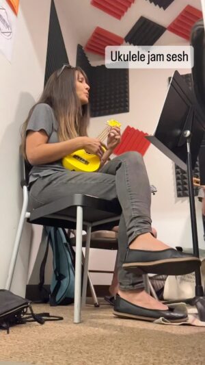 Leeann Tweeden Instagram - So Kane told me one day that he’d like to get a ukulele. He already plays the piano and the violin, but I said, OK because playing music is never a bad thing! He listens to @boywithuke and I know he was inspired by that. 

I had to find a place to get a ukulele (and ended up buying one for myself;) and found out they do jam sessions every Saturday afternoon. We sat in two weeks ago and were taught about six chords and away we went. 

Kaia isn’t convinced she wants to try it yet, so she came and watched us yesterday. She did take my phone and got some video…with fingers and hands in the shot of course! 😆🥳

I love sharing this experience with Kane. I will always be there to support and encourage him. And I get to have a little fun too! (This will be like my piano playing…not very good but having fun doing it!)

As my girlfriend Tracey keeps saying to me…we’re living! ♥️