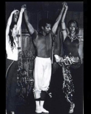 Leeann Tweeden Instagram - Happy World Ballet Day! This is a picture of me when I got to be part of a charity version of The Nutcracker done by the Oakland Ballet! 

I was doing The Best Damn Sports Show at the time, so I was asked along with baseball stars @cc_sabathia & @barryzitomusic (and manager Tony LaRussa) to be a part of the show to help raise money for charity.

And since I danced in my youth, I was given an extra part during the show with the professional ballet dancers! What a privilege. 

I literally flew in for rehearsals straight from a USO Tour in the Middle East. I was exhausted, but it was well worth it! It’s still a memory I will cherish forever! 🩰♥️