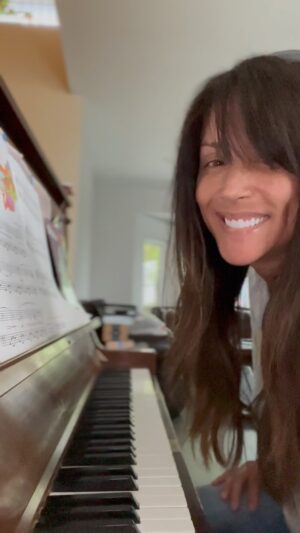 Leeann Tweeden Instagram - Recorded this this morning when I got home from dropping Kaia off at school. Kane is home with me today…trying to get over this flu that’s just lingering. 

I don’t know about you…but when it’s cold and rainy outside, I like to snuggle up on the couch with a good movie and some hot chocolate in front of the fire! 🌧☔️📽☕️🔥🪵 #pretendpianoplayer