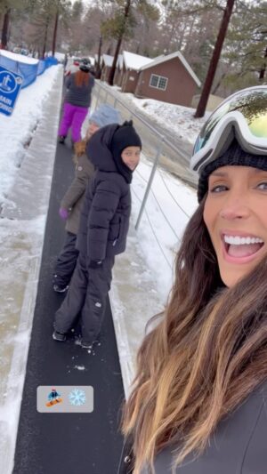 Leeann Tweeden Instagram - Starting off the New Year on the mountain! The kids had a great time and it snowed in the middle of the day! We wish a happy and healthy 2023 to all of you!