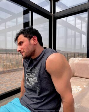 Leenesh Mattoo Instagram - Same game  different level

#leeneshmattoo