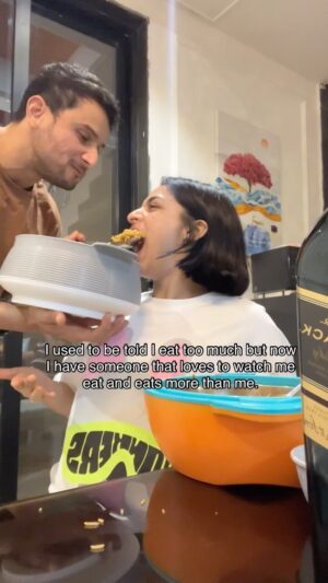 Leenesh Mattoo Instagram - When your love language is food 🧆

#reels #explore #trending #viral #leevani #shivanijha #leeneshmattoo #food #couplegoals #lovelanguage