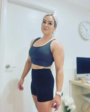 Leigh Holland-Keen Instagram - Recently I've laid low, life was becoming overwhelming.  I forced myself to slow down which in turn gave me the space to reflect on what is important.  Something that stood out to me was the importance of being kind - we can be so quick to judge, so quick to blame others and carry hate these days. Hate and anger is heavy and it's not something I want to ever carry. The people who have done me wrong - I won't  carry anger for them,  I'll wish them well and say my goodbyes. Life is way too short to carry others perceptions of you. In a world that is so frantic, force yourself to slow down - its amazing what you'll see.