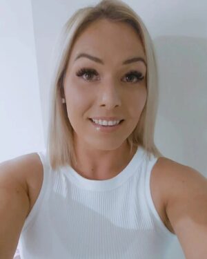 Leigh Holland-Keen Instagram - Last day of being 34. It's been another interesting year. It's been a year of physical recovery and adjusting to all the major things that's happened over the past 2 years. I've laughed, I've cried, I've felt loved and I've felt lonely. Life is one crazy journey and I'm incredibly grateful to have made it through some seriously tough times. Who knows what's in store for the next year but whatever it is ... I'm here for it !