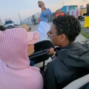 Leïti Sène Instagram - Papa y Mama X2, celebrando la vida un rato y haciendo musica post illuminati 😍👼🏽👑🇸🇳🤲🏿

#apocalipsistour #teampixel 
@googlepixel