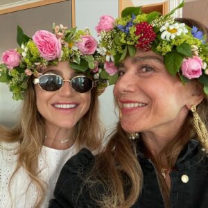 Lena Olin Instagram - Midsummer! Love it! 🇸🇪