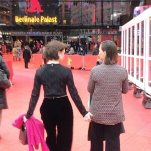 Lena Urzendowsky Instagram - BEST OF BERLINALE 2024
🌚
1/2

Fotos 
1 @jonashuckstorf 
2,5 @gettyimages 
3 @sina_martens 
4 @janamckinnon