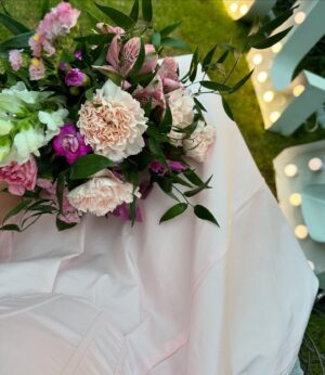 Lenka Konvičková Instagram - About Yesterday 💐 aneb roztrhaný džíny a extravagantní topy jsem taky jednou vyměnila za cute šaty 🎀