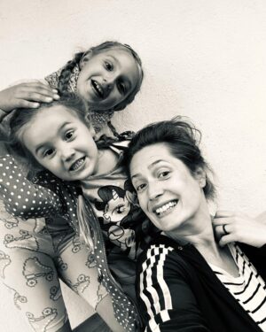 Lenka Zahradnická Instagram - Miluju je!
Nikdy není nuda. 
Nikdy a nikde!
Mít děti je dar a i když někdy padáte na hubu, nadáváte, máte vztek a cítíte se nedoceněná….
Nikdy bych neměnila!
Být máma je to nejhezčí, co se mi mohlo stát.
Krásný večer všem.
#mama #dar #vpodstatejsmenormalni #kdyzjemilujesnenicoresit